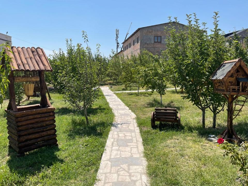 Golden Seconds Hotel Γιερεβάν Εξωτερικό φωτογραφία