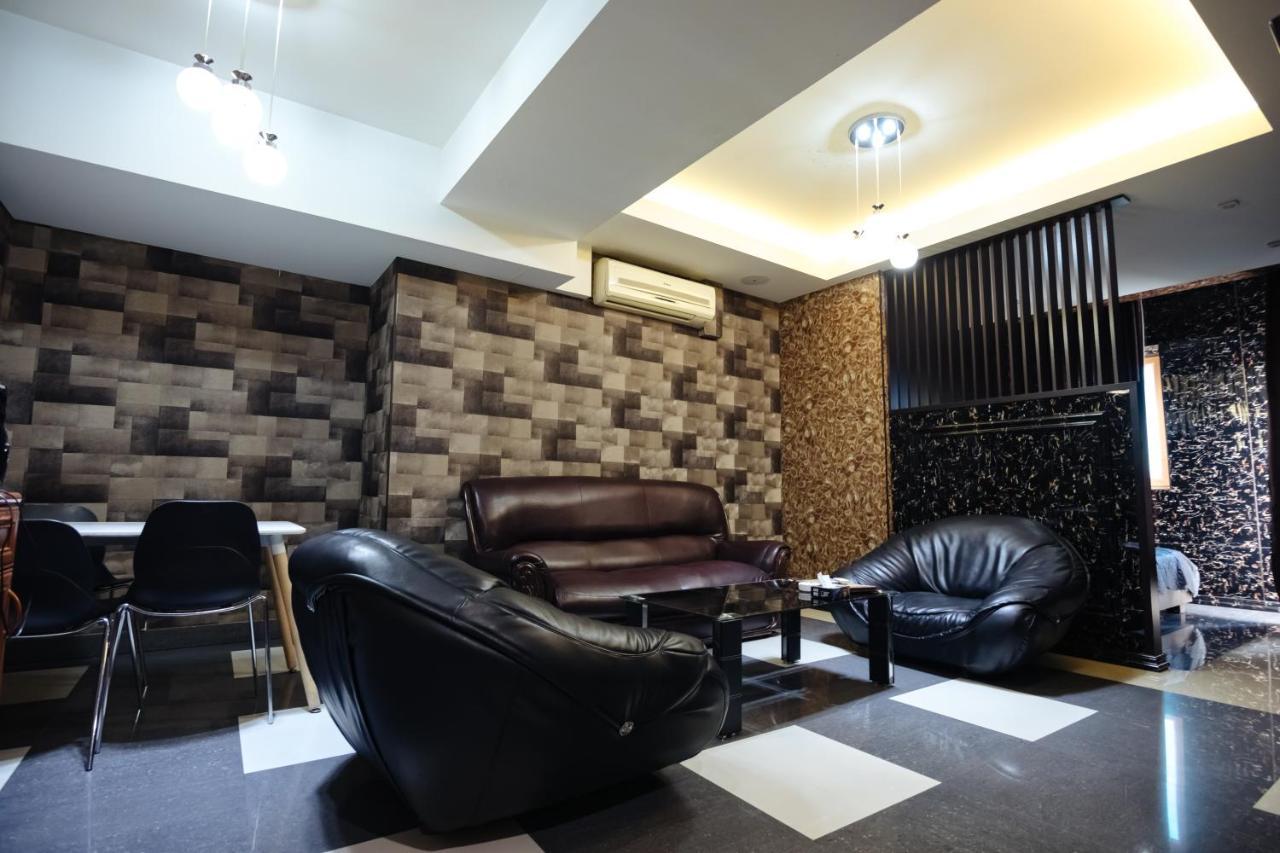 Golden Seconds Hotel Γιερεβάν Εξωτερικό φωτογραφία