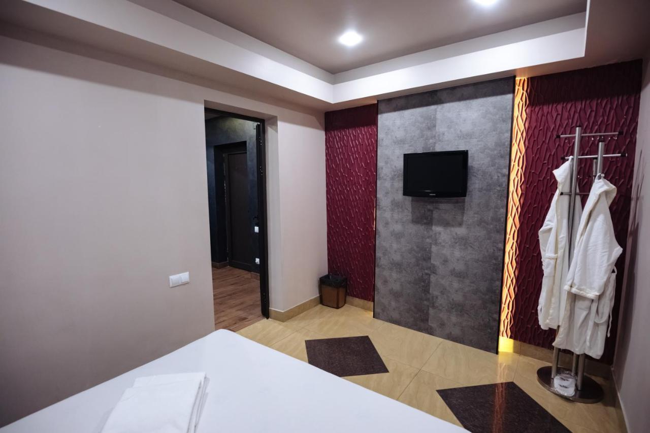Golden Seconds Hotel Γιερεβάν Εξωτερικό φωτογραφία