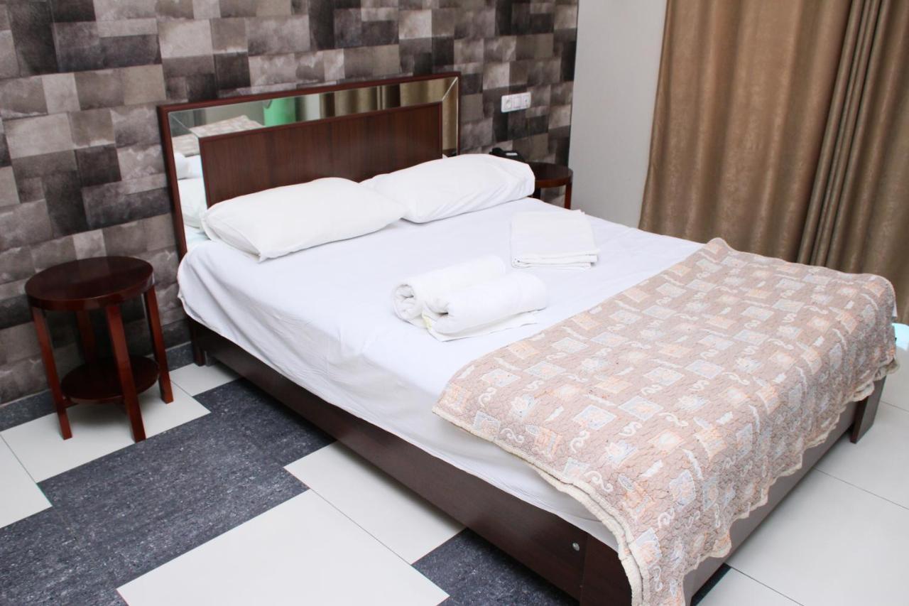 Golden Seconds Hotel Γιερεβάν Εξωτερικό φωτογραφία